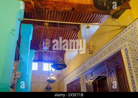 Fes, Marokko - 31. März 2023: Blick auf das Innere der Aben-Danan-Synagoge in Fes, Marokko Stockfoto