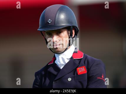 Harry Meade an Bord von Cavalier Crystal während der Dressur am zweiten Tag der Badminton Horse Trials 2024 auf dem Badminton Estate, Gloucestershire. Bilddatum: Donnerstag, 9. Mai 2024. Stockfoto