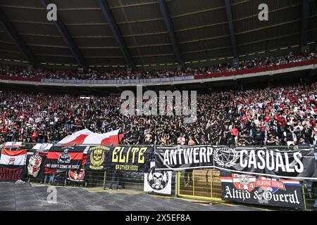 Brüssel, Belgien Mai 2024. Die Fans Antwerpens wurden vor dem Spiel zwischen RUSG Royale Union Saint-Gilloise gegen RAFC Royal Antwerp FC, dem Finale des belgischen Croky Cup, im King Baudouin Stadion in Brüssel am Donnerstag, den 9. Mai 2024, abgebildet. BELGA FOTO TOM GOYVAERTS Credit: Belga Nachrichtenagentur/Alamy Live News Stockfoto