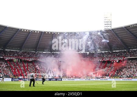 Brüssel, Belgien Mai 2024. Die Fans Antwerpens wurden am Donnerstag, den 9. Mai 2024, zu Beginn des Spiels zwischen RUSG Royale Union Saint-Gilloise gegen RAFC Royal Antwerp FC, dem Finale des belgischen Croky Cups, im King Baudouin Stadion in Brüssel gezeigt. BELGA FOTO TOM GOYVAERTS Credit: Belga Nachrichtenagentur/Alamy Live News Stockfoto