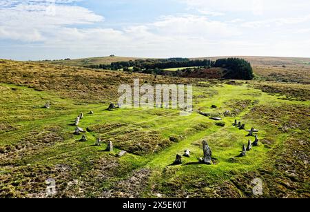 Scorhill Stone Circle, der größte in Devon, alias Gidleigh alias steiler Hügel am Gidleigh Common, N.E. Dartmoor, der nach Kes Tor blickt. Prähistorische Bronzezeit Stockfoto