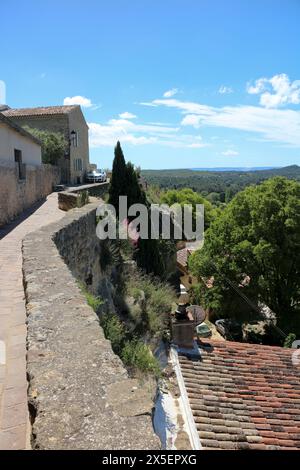 CORNILLON-CONFOUX (NAHE SALON DE PROVENCE, FRANKREICH) Stockfoto