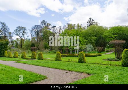 Enniskillen, County Fermanagh Nordirland 1. Mai 2024 - formelle Gärten auf dem Gelände des Florencecourt House in der Nähe von Enniskillen Stockfoto