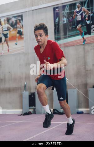 Loughborough, Vereinigtes Königreich. 5. April 2024. Der britische Thomas Young während des Trainings vor der Para-Leichtathletik-Weltmeisterschaft 2024. Quelle: George Tewkesbury/Alamy Live News Stockfoto