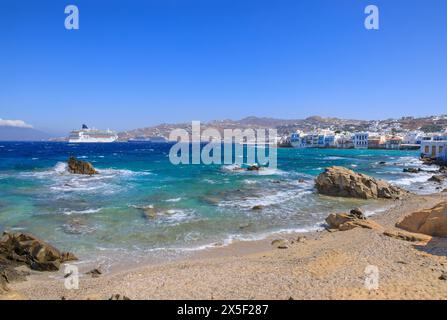 Blick auf das berühmte malerische kleine Venedig auf der Insel Mykonos, Griechenland. Stockfoto