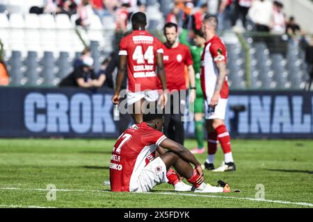 Brüssel, Belgien Mai 2024. Die Antwerpenerin Mandela Keita sieht nach dem Verlust des Spiels zwischen RUSG Royale Union Saint-Gilloise gegen RAFC Royal Antwerp FC, dem Finale des belgischen Croky Cup, im King Baudouin Stadion in Brüssel am Donnerstag, den 9. Mai 2024, niedergeschlagen aus. BELGA FOTO TOM GOYVAERTS Credit: Belga Nachrichtenagentur/Alamy Live News Stockfoto