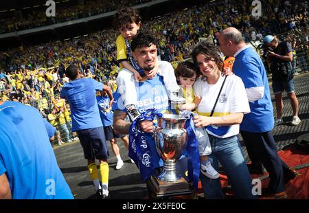 Brüssel, Belgien Mai 2024. Cameron Puertas Castro feiert nach dem Sieg des Spiels zwischen RUSG Royale Union Saint-Gilloise gegen RAFC Royal Antwerp FC, dem Finale des belgischen Croky Cups, im King Baudouin Stadion in Brüssel am Donnerstag, den 9. Mai 2024. BELGA PHOTO VIRGINIE LEFOUR Credit: Belga News Agency/Alamy Live News Stockfoto