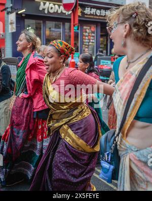 Hare Krishna Tanz und Party in Londons Chinatown. Stockfoto