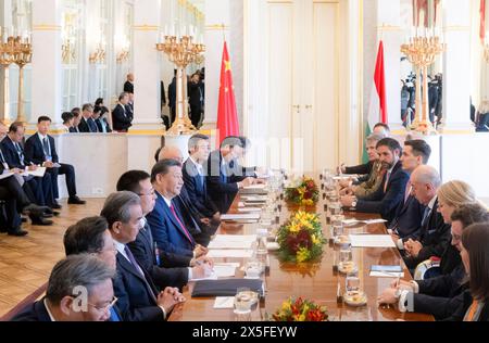 Budapest, Ungarn. Mai 2024. Der chinesische Präsident Xi Jinping hält am 9. Mai 2024 Gespräche mit dem ungarischen Präsidenten Tamas Sulyok im Sandor-Palast in Budapest, Ungarn. Quelle: Zhai Jianlan/Xinhua/Alamy Live News Stockfoto