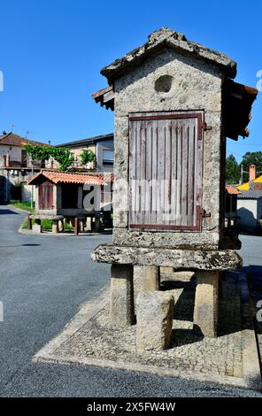 Getreidespeicher in Paredes, Leiro, Ourense, Spanien Stockfoto