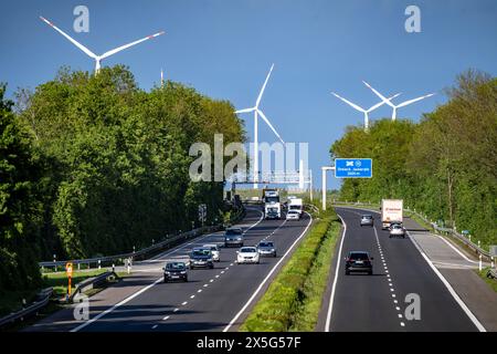 RWE Windpark Jüchen A44n, Windpark Garzweiler, am Braunkohlebergwerk Garzweiler, an der Autobahn A44, vor dem Autobahnkreuz Jackerath, inklusive Stockfoto