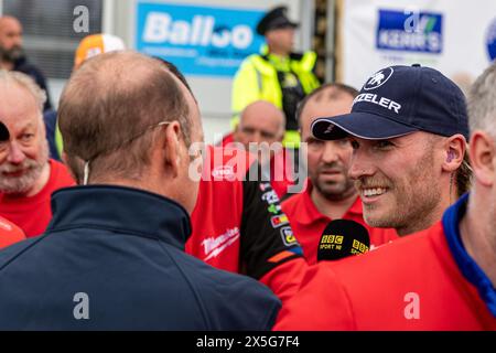 Portstewart, Großbritannien. Mai 2024. Davey Todd (74) besiegte Dean Harrison beim Amici Restorante Superstock Race beim Northwest 200 Credit: Bonzo/Alamy Live News Stockfoto