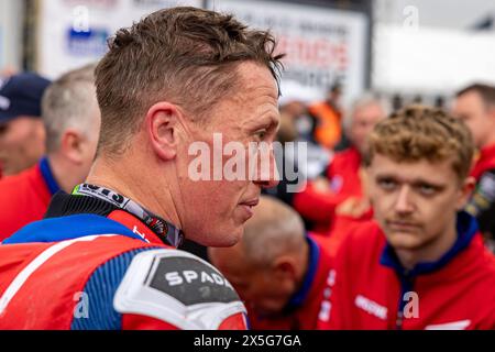 Portstewart, Großbritannien. Mai 2024. Davey Todd (74) besiegte Dean Harrison beim Amici Restorante Superstock Race beim Northwest 200 Credit: Bonzo/Alamy Live News Stockfoto