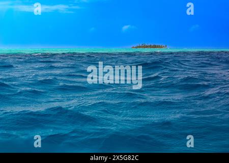 Ein kleiner Schlüssel auf der Insel San Andres am Meer der sieben Farben, Kolumbien Stockfoto