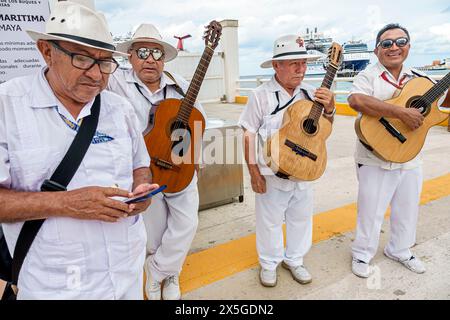 Cozumel Mexiko, Kreuzfahrthafen Pier, Puerta Maya Shopping, Norwegian Joy Cruise Line Schiff, 7-tägige Karibik Tour, Puerta Maya Shopping, Hispanic Latin Stockfoto