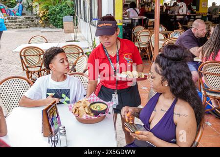 Cozumel Mexiko, Kreuzfahrthafen Pier, Puerta Maya Shopping, Norwegian Joy Cruise Line Schiff, 7-tägige Karibikroute, drei Amigos Cantina Restaurant Rest Stockfoto