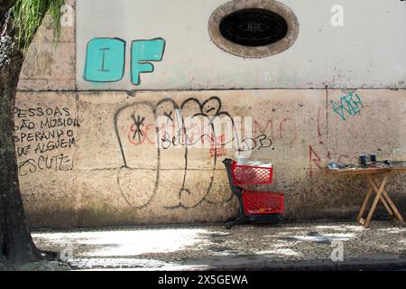 Salvador, Bahia, Brasilien - 27. Juli 2019: Graffiti an einer Wand eines Gebäudes im Zentrum der Stadt Salvador, Bahia. Stockfoto