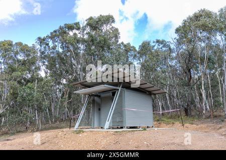 Turon-Nationalpark im regionalen New South Wales, Toiletten, die von Nationalparks für Besucher und Leute, die im Nationalpark campen, bereitgestellt werden. Stockfoto