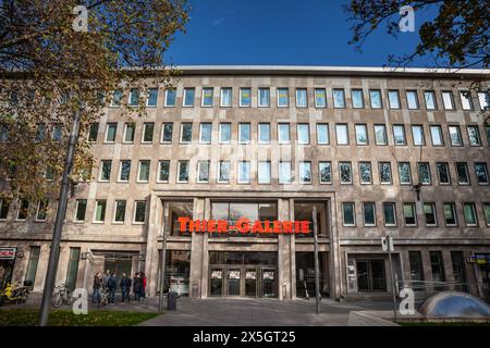 Bild der Hauptfassade der Galerie in Dortmund. Die This-Galerie ist ein Einkaufszentrum in Dortmund. Sie liegt im Südwesten Stockfoto