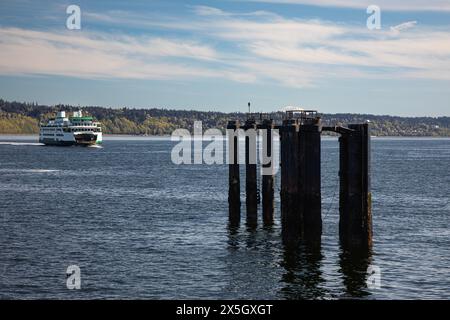 WA23222-00...WASHINGTON - Auto und Passagierfähre überqueren Possession Sound zwischen Mukliteo und Clinton auf Whidbey Island. WA25222-00... Stockfoto