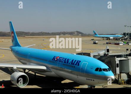 Korean Air Flugzeuge am Flughafen Incheon, Korea. Stockfoto