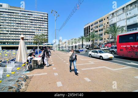 Das Rathaus am nördlichen Ende des Rabin-Platzes in Tel Aviv, Israel. Stockfoto