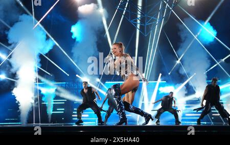 Sänger Kaleen, der Österreich mit dem Song We will Rave repräsentiert, tritt auf der Bühne während der ersten Probe vor dem zweiten Halbfinale des 68. Eurovision Song Contests (ESC) in der Malmö Arena, Schweden, am 8. Mai 2024 auf. Am Samstag, dem 4. Mai, begann eine Woche des Eurovision Song Contests in der südschwedischen Stadt Malmö, an der 37 Länder teilnahmen. Das erste Halbfinale findet am Dienstag, den 7. Mai, das zweite am Donnerstag, den 9. Mai, und das große Finale endet am 11. Mai. - 20240502 PD20198 Credit: APA-PictureDesk/Alamy Live News Stockfoto