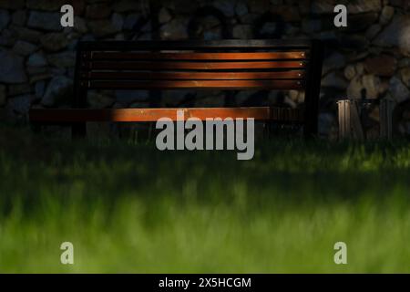 Schatten des Trostes. Einen Moment im Park. Stockfoto