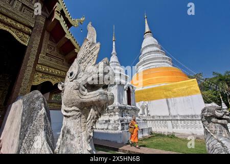 Thailand, Chiang Mai; 24. Januar 2008, buddhistischer Mönch im Prathat Doi Suthep Buddhistischen Tempel (Wat Prathat Doi Suthep) – EDITORIAL Stockfoto