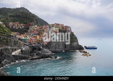 Cinque Terre, Italien. Mai 2024. Die Cinque Terre sind ein Küstengebiet in Ligurien im Nordwesten Italiens. Monterosso al Mare, Vernazza, Corniglia, Manarola und Riomaggiore. Die Küste, die fünf Dörfer und die umliegenden Hügel sind alle Teil des Cinque Terre National Park, der auf 09 abgebildet ist. Mai 2024. Foto: Emica Elvedji/PIXSELL Credit: Pixsell/Alamy Live News Stockfoto