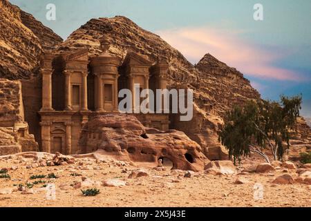 Jordanien, Petra. UNESCO-Weltkulturerbe, Hauptstadt des nabatäischen Königreichs, gegründet im 3. Jahrhundert v. Chr. Das Kloster. Stockfoto