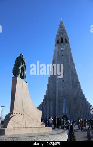 Hallgrimskirkja an einem klaren Tag Stockfoto