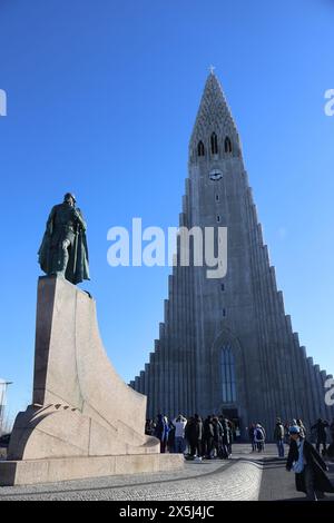 Hallgrimskirkja an einem klaren Tag Stockfoto