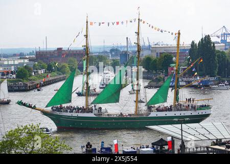 Fotos der Einlaufparade vom 835 Hamburger Hafengeburtstag vom 9. bis 12. Mai 2024 in Hamburg. Hamburg - Hafengeburtstag *** Fotos der Eintrittsparade zum 835. Hamburger Hafengeburtstag vom 9. Bis 12. Mai 2024 im Hamburger Hafengeburtstag Stockfoto