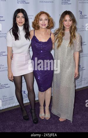 Briana Cuoco, Amy Yasbeck und Kaley Cuoco bei der Evening from the Heart Gala 2024 zugunsten der John Ritter Foundation for Aortic Health im Sunset Room. Los Angeles, 09.05.2024 Stockfoto
