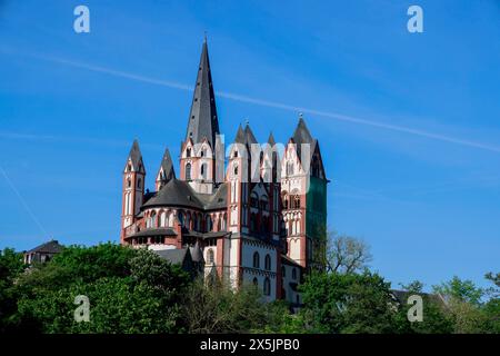 Der Limburger Dom, nach seinem Schutzpatron St. Georg auch Georgsdom genannt, ist seit 1827 die Kathedralkirche des Bistums Limburg. 10.05.24 *** der Limburger Dom, nach seinem Schutzpatron auch St. Georges Dom genannt, ist seit 1827 10 05 24 die Domkirche des Bistums Limburg Stockfoto