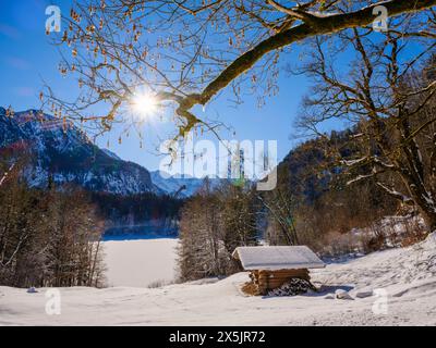 Landschaft am Freibergsee. Die Allgauer Alpen bei Oberstdorf im Winter in Bayern. Stockfoto