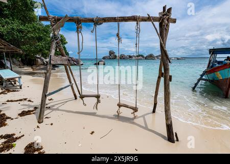 Schaukeln an einem Strand, Kepayang Island, Belitung Island vor der Küste von Sumatra, Indonesien, Südostasien, Asien Copyright: MichaelxRunkel 1184-10825 Stockfoto