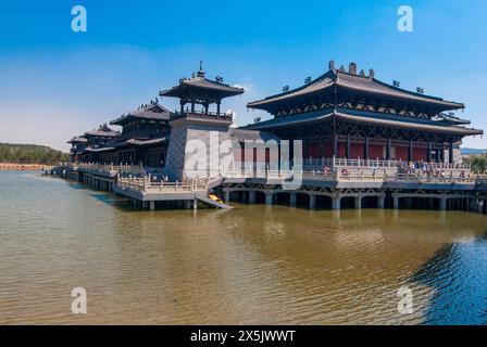 Neues Touristenzentrum in den Yungang Grotten, alte buddhistische Tempelgrotten, UNESCO-Weltkulturerbe, Shanxi, China, Asien Copyright: MichaelxRunke Stockfoto