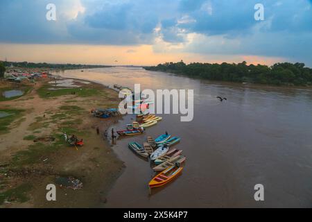 Wunderschöner Ravi Fluss Lahore Stockfoto