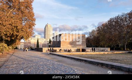 Blick auf den alten nubischen Tempel von Debod, der im Rahmen der Internationalen Kampagne zur Rettung der Denkmäler Nubiens demontiert wurde und im Parque de la M wieder aufgebaut wurde Stockfoto