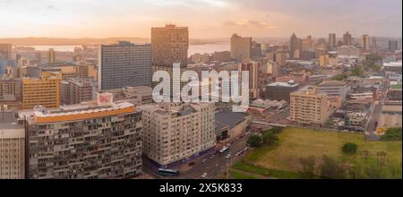 Erhöhter Blick auf die Skyline der Stadt, Durban, Provinz KwaZulu-Natal, Südafrika, Afrika Copyright: FrankxFell 844-33288 Stockfoto