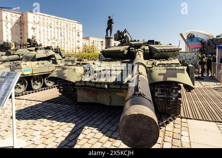 Moskau, Russland. Mai 2024. In Moskau wurde im Victory Park eine Ausstellung mit gefangengenommenen Waffen und Ausrüstungen eröffnet, die von russischen Soldaten während einer Sonderaktion gefangen genommen wurden. Mehr als 30 Proben militärischer Ausrüstung aus den USA, Großbritannien, Deutschland, Frankreich, der Türkei, Schweden, Tschechoslowakei, Südafrika, Finnland, Australien, Österreich und die Ukraine wurden auf der Ausstellung präsentiert (Credit Image: © Alexey Bychkov/ZUMA Press Wire) NUR REDAKTIONELLE VERWENDUNG! Nicht für kommerzielle ZWECKE! Stockfoto