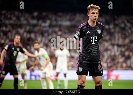 Joshua Kimmich vom FC Bayern München sieht beim zweiten Halbfinalspiel der UEFA Champions League zwischen Real Madrid und dem FC Bayern München am 8. Mai 2024 im Estadio Santiago Bernabeu in Madrid an. (Foto von QSP) Stockfoto