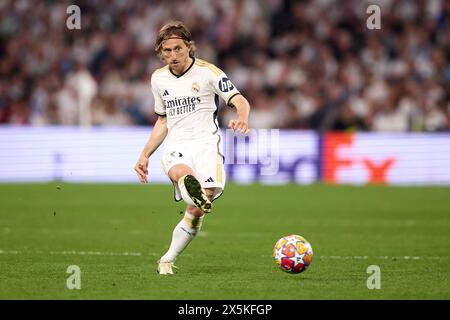 Toni Kroos von Real Madrid spielt den Ball im Halbfinale der UEFA Champions League zwischen Real Madrid und dem FC Bayern München am 8. Mai 2024 im Estadio Santiago Bernabeu in Madrid. (Foto von QSP) Stockfoto