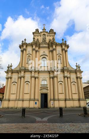 Polen, Warschau. Außen. Kirche St. Joseph oder Visitationistische Kirche. Römisch-katholisch, in Krakowskie Przedmiescie 34. Bemerkenswertes Rokoko-Design, fertiggestellt 1761. Stockfoto