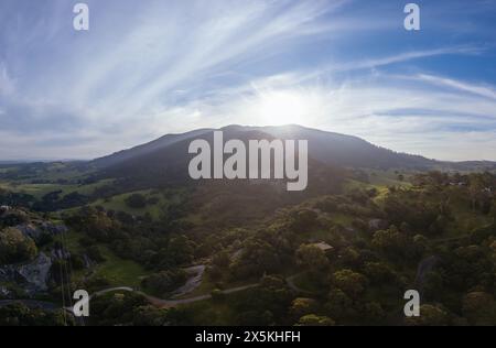 Luftaufnahme in der Nähe von Central Tilba des Mount Dromedary im Gulaga National Park in New South Wales, Australien Stockfoto