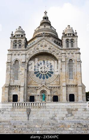 Portugal, Viana do Castelo. Heiligtum des Heiligen Herzens auf dem Monte de Luzia, dem Berg Saint Lucy. Stockfoto