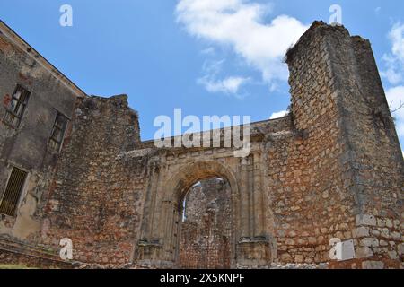 Monasterio de San Francisco, Klosterruinen in Santo Domingo, Hauptstadt der Dominikanischen Republik Stockfoto