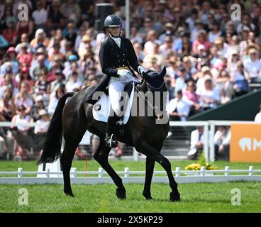 Badminton Estate, Gloucestershire, Großbritannien. Mai 2024. 2024 MARS Badminton Horse Trials Tag 3; Holly Richardson (GBR) reitet BALLY LOUIS während der Dressur an Tag 3 Credit: Action Plus Sports/Alamy Live News Stockfoto